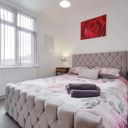 Wimborne Road Apartment 2-3